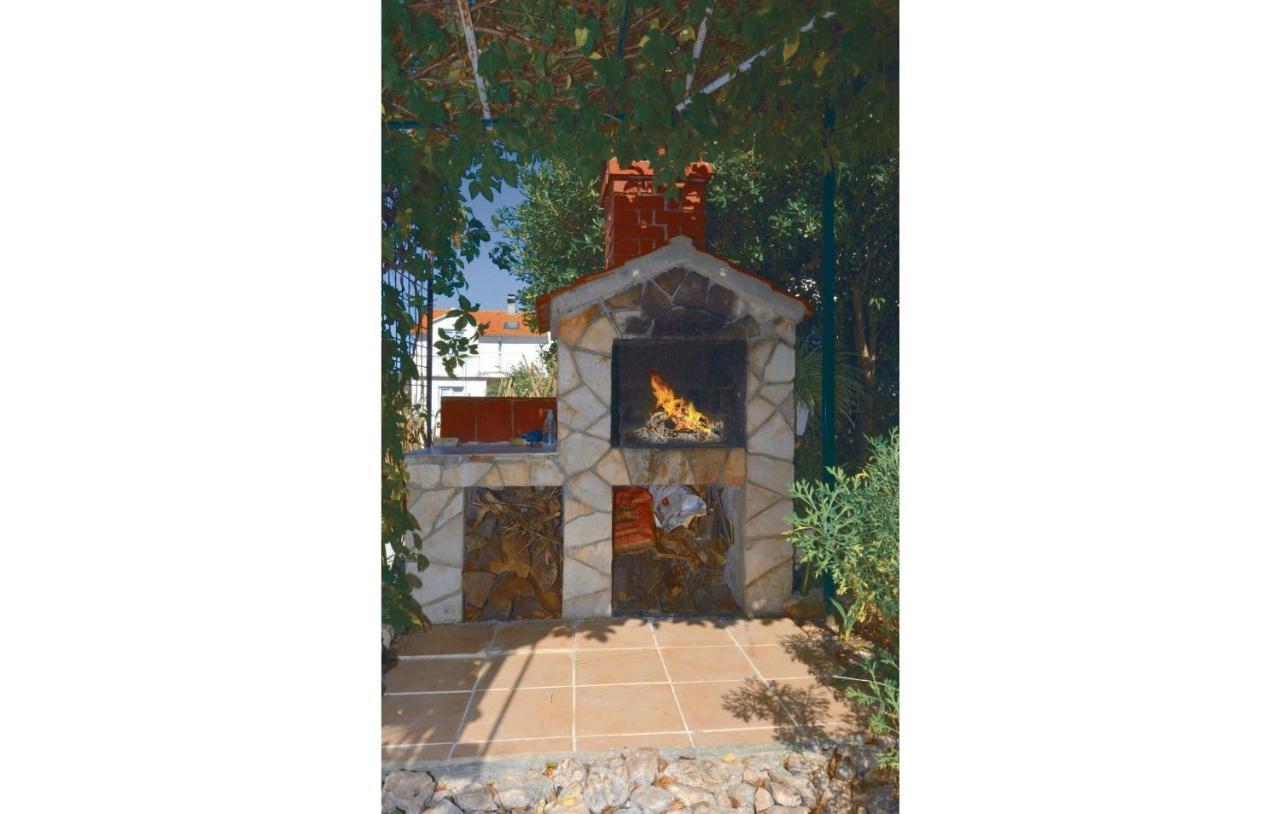 Gorgeous In Stari Grad With Kitchen Apartment *