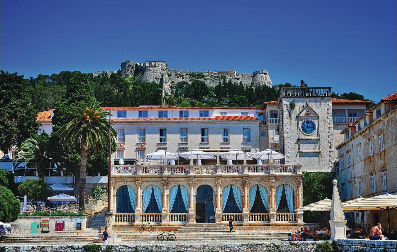 Gorgeous In Stari Grad With Kitchen Apartment Stari Grad (Hvar)